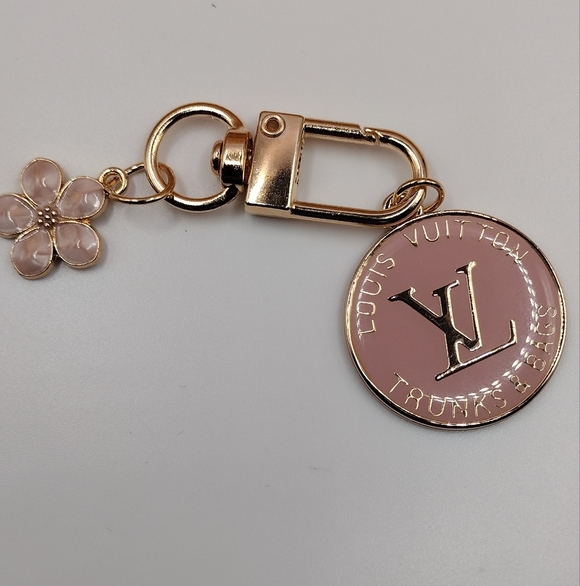 Louis Vuitton Zipper Pull, Authentic. Light Pink, 25mm - Picture 6 of 9